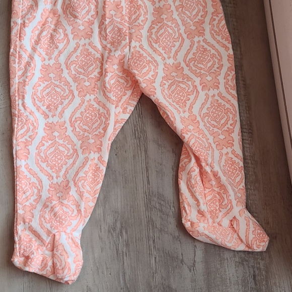 Peach 2-piece outfit - Picture 2 of 4